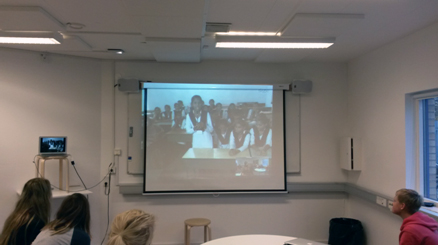 Vi använde Skype och presenterade för varandra om våra respektive kulturer.